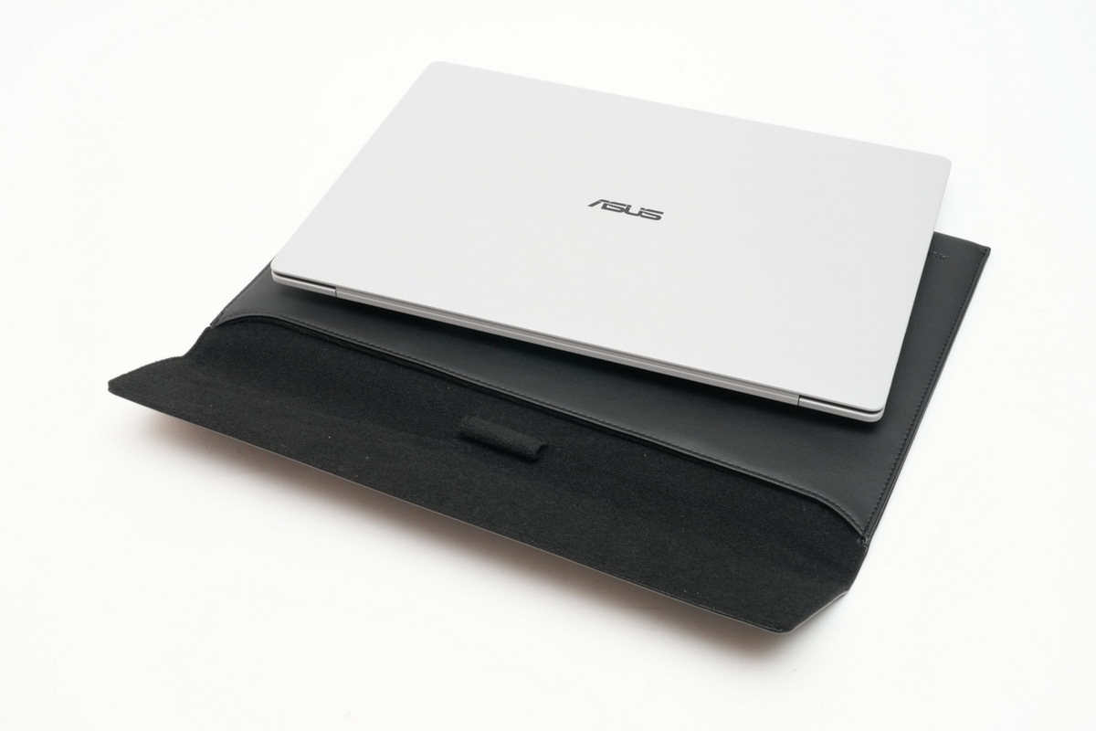 「ASUS ExpertBook Ultra」実機レビュー