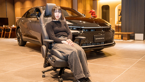 限定70台！ トヨタ紡織が本気で作った「クラウンのシート型デスクチェア」が快適すぎて仕事にならない！
