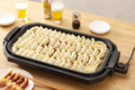 ニトリ、餃子約60個を一度に焼けるホットプレート