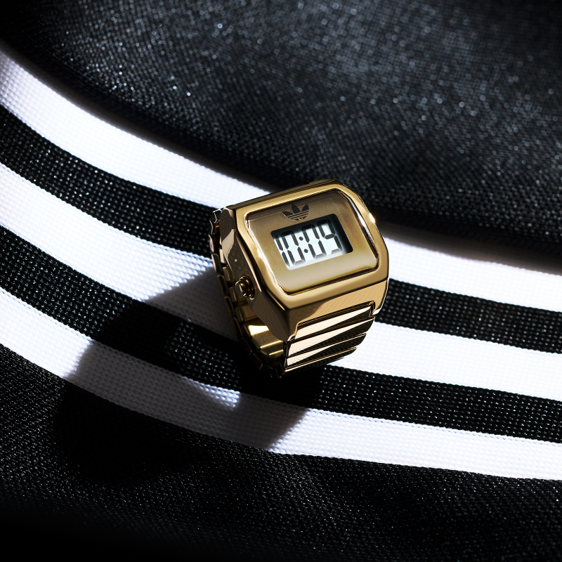 予約完売のadidas“指時計”再入荷 次回入荷は未定｜Infoseekニュース