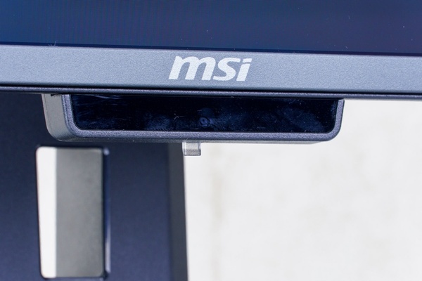 離席を検知して自動で画面をオフにするMPG 341CQR QD-OLED X36の画面下部AI Care Sensor