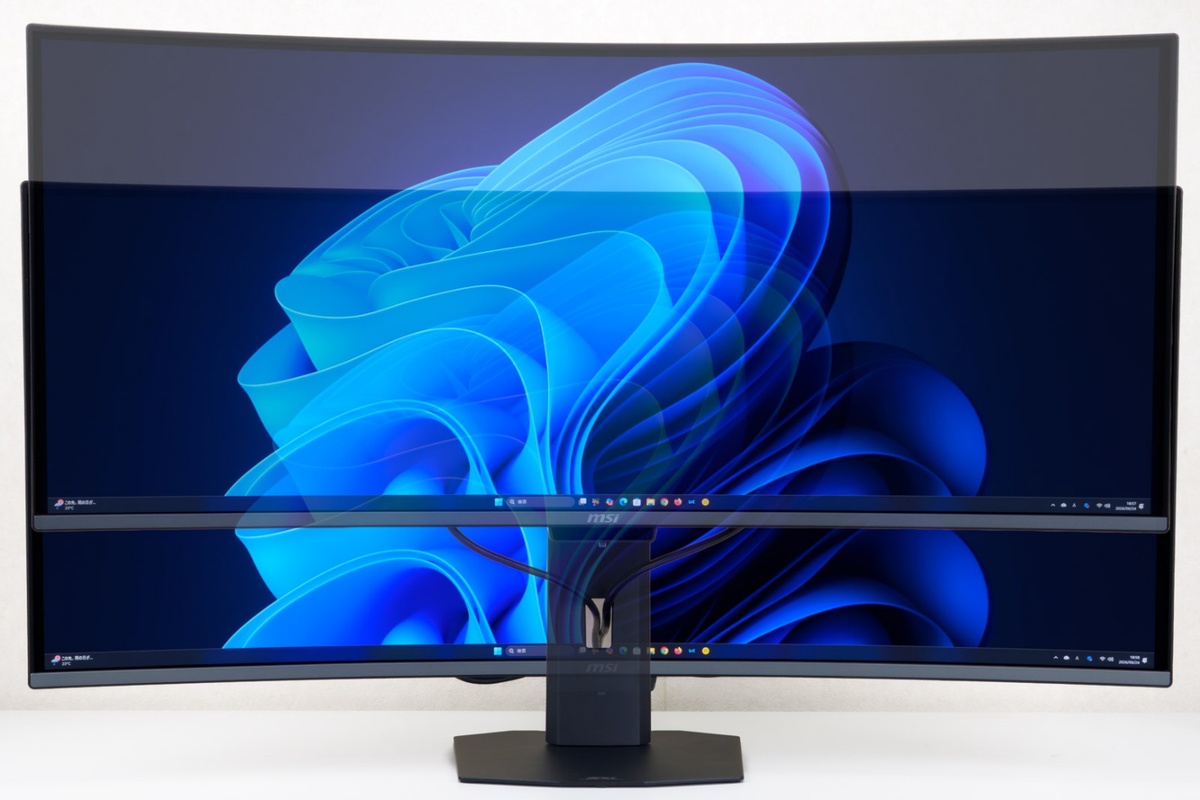 MPG 341CQR QD-OLED X36スタンドの高さ調整機能による最大110mmの垂直可動