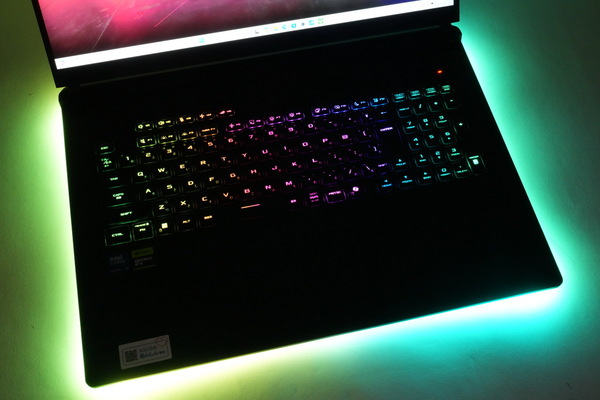 爆速ゲーミングノートPC「ROG Strix SCAR 18」実機レビュー
