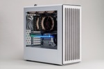 RTX 5090＆9950X3Dの超こだわりPCはForza Horizon 6も4K・最高画質で快適プレイ！ローカルLLMもイケるぞ