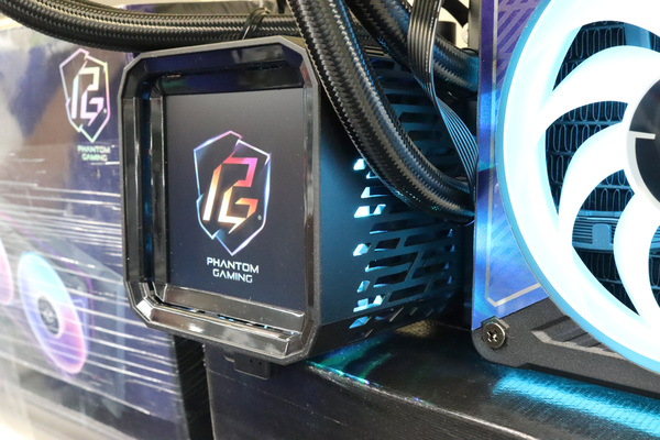 Phantom Gaming 360 LCD