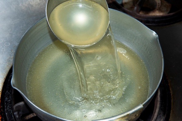 カマス煮干しと鶏清湯のダブルスープ