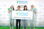 ファミマが次世代型の新業態「FAMIMA」をオープン！ コンビニなのに試着室まで!?
