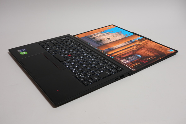 「ThinkPad X1 Carbon Gen 14 Aura Edition」実機レビュー