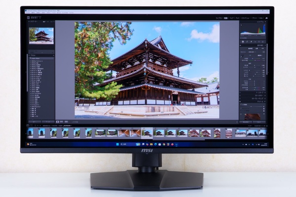 発色の良さと精細感の高さを活かしてAdobe Lightroom Classic CCで写真の現像作業を行う様子