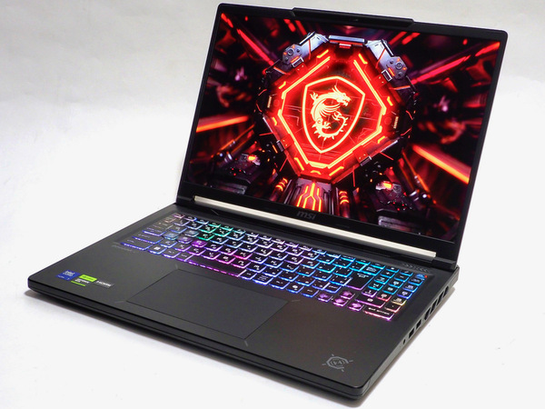 Core Ultra 251HXとVRAM 12GB版RTX 5070を搭載した16型ゲーミングノートPC Crosshair 16 Max HX の本体外観