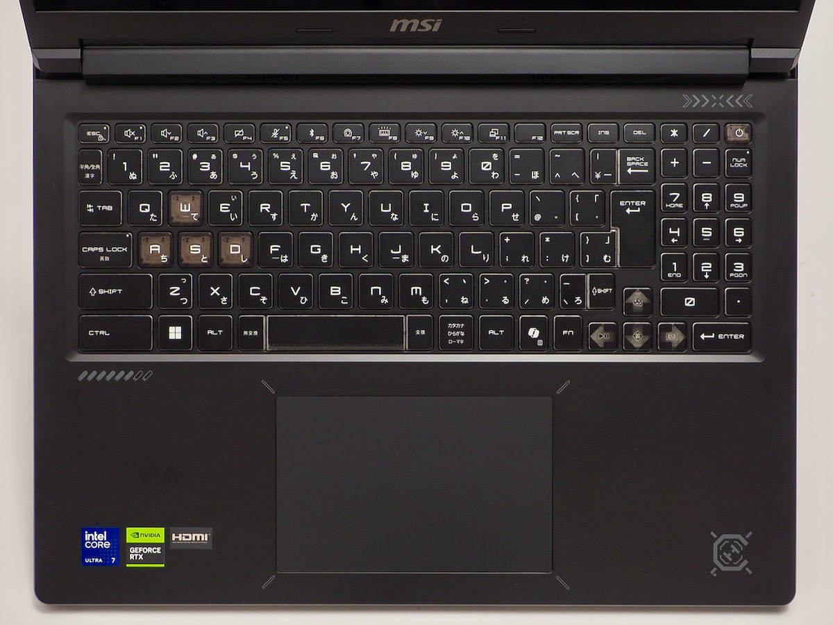 10キー付き日本語配列キーボードとFnキー位置が工夫されたゲーミングレイアウト