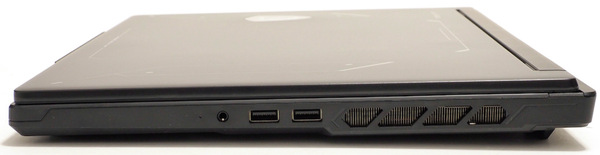 右側面に配置されたオーディオジャックとUSB 3.2 Gen 2 Type-A×2端子