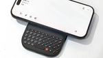 スマホにピタッ！ 使わない時は隠せるMagSafeキーボード「Clicks Power Keyboard」が長文入力の常識を変える