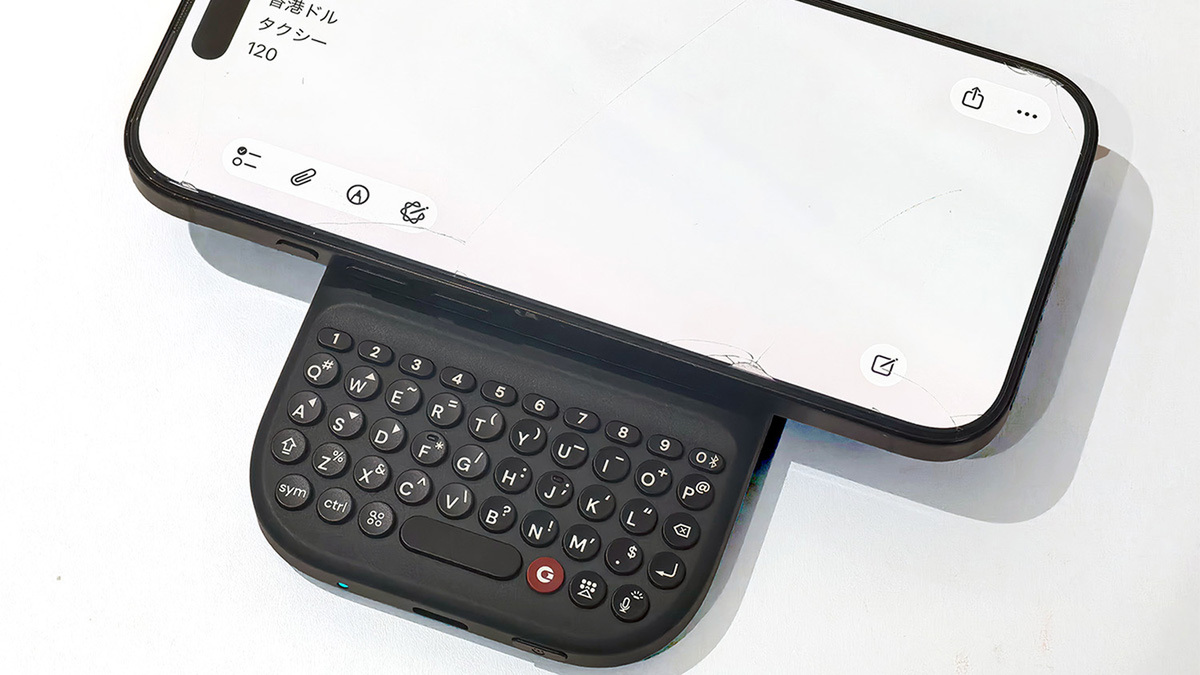 キーボード Clicks power keyboard ASCII.jp：スマホにピタッ！ 使わない時は隠せるMagSafeキーボード