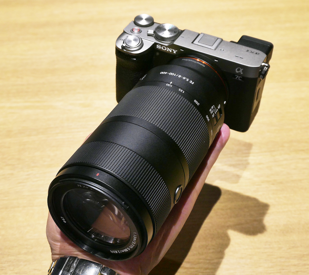 「FE 100-400mm F5.6-8 OSS」発表