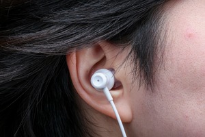 【鬼コスパ】5500円で遅延ゼロでハイレゾ＆ノイキャンの有線イヤホン「HP-NE30C」を実際に着けてみたけど有能すぎた