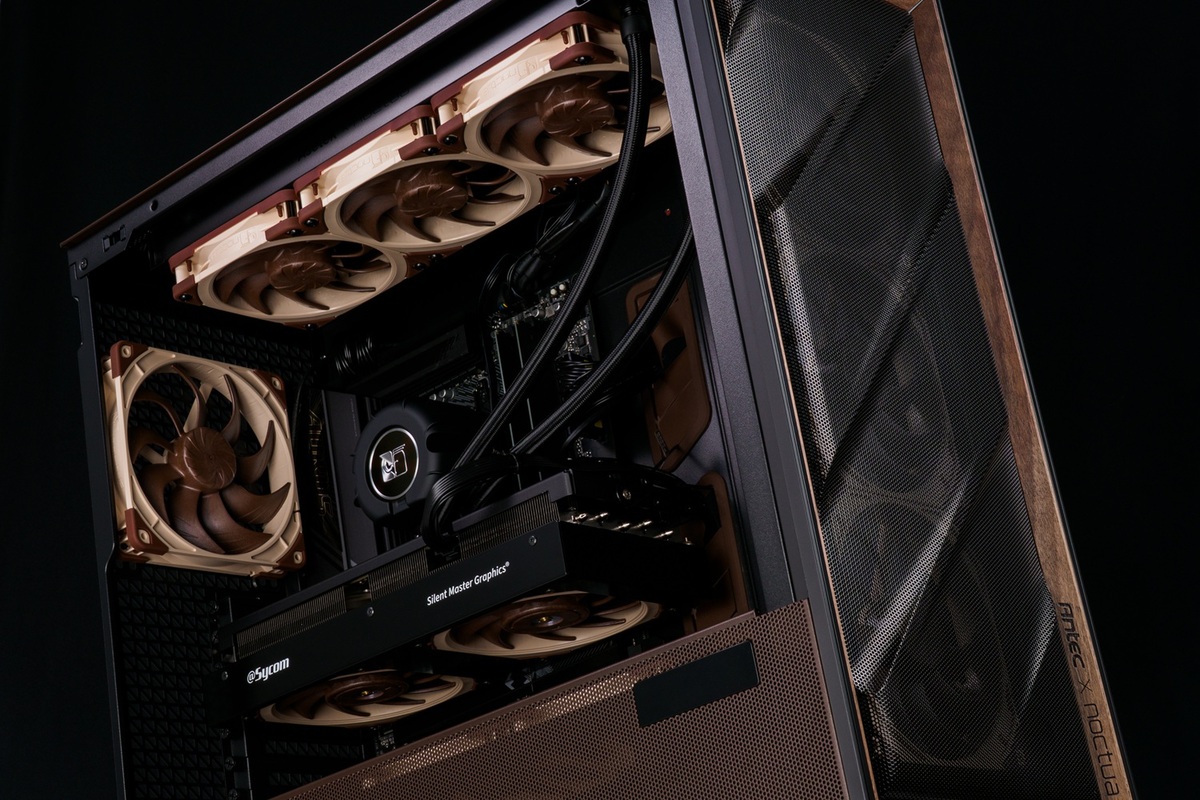Silent Master Noctua Edition X870A
