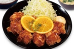 松のやが攻めてる！ 鮮やか「オレンジ」の唐揚げ定食
