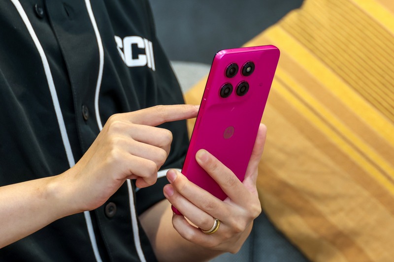 これで3万円台！ レンズ一つはダミーだけど、全部入りアンドロイドを