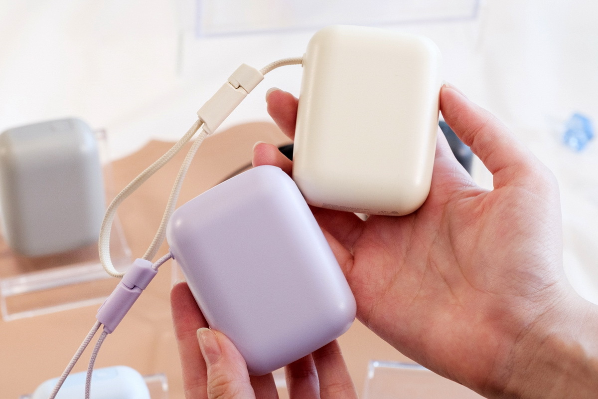 MOTTERU新世代の「準固体モバイルバッテリー」発表