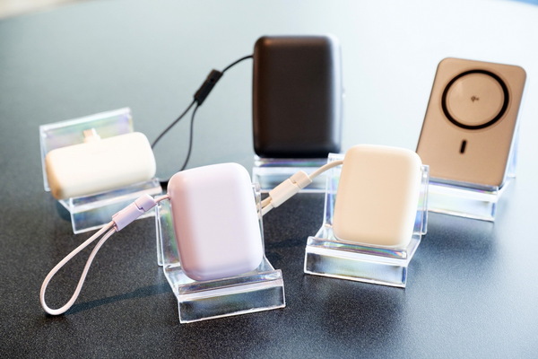 MOTTERU新世代の「準固体モバイルバッテリー」発表