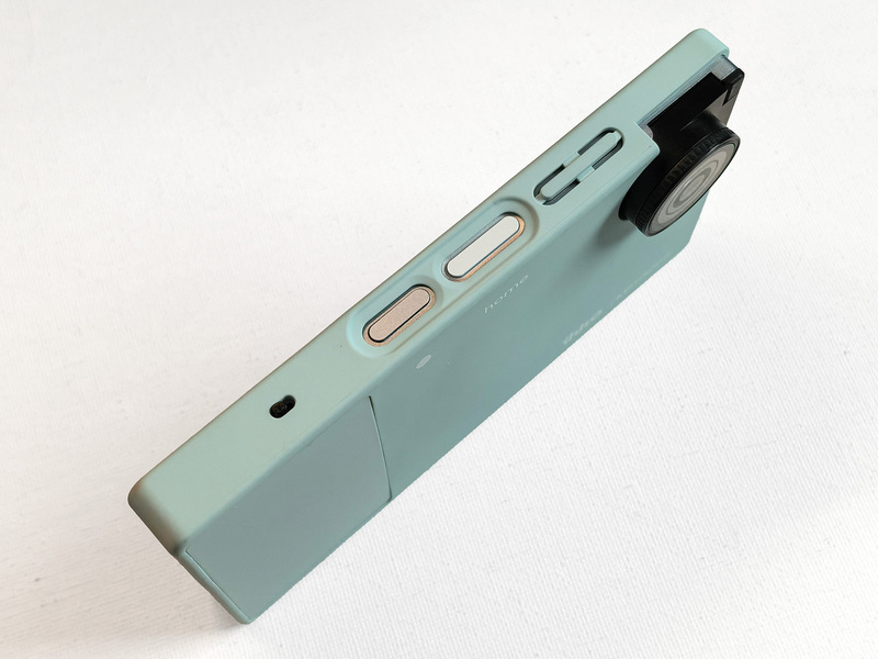 ド変態スマホ】正方形ボディ×物理キーボード!? 異端児IKKO「MindOne