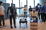 物流、病院、家事まで変える“フィジカルAI”最前線 AWSが支援する日本企業14社の挑戦