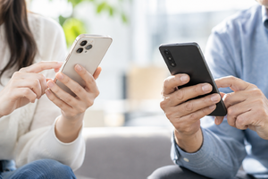 日本のスマホ、Androidが54.1％　10〜20代はiPhone、40代以上はAQUOSが首位