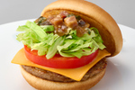 モス、醤油×ニンニクの“黒”チーズバーガー！ 千葉・茨城限定、気になりすぎ