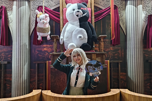 モノクマ相手に「論破ッ！」『スーパーダンガンロンパ2×2』の世界で記念撮影できるぞ【TGS2026特集】