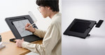 iPadで描く手を支えるワイドフレーム　エレコムのお絵描きスタンド登場