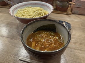 今どき“大盛り無料”の、とても良心的なつけ麺屋さんの話。秋葉原でお腹が空いたら、行こう