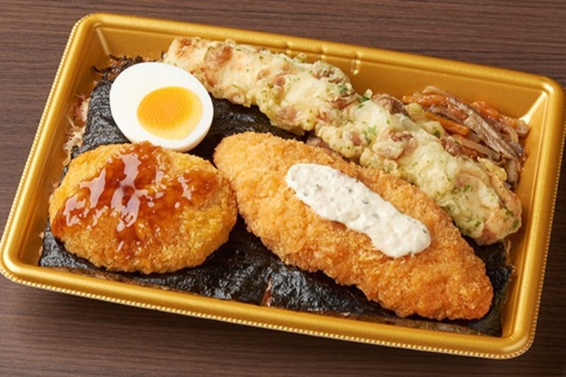 FamilyMart The Nori Bento Debuts for 498 yen! 220g of Rice, Lined with Classic Side Dishes