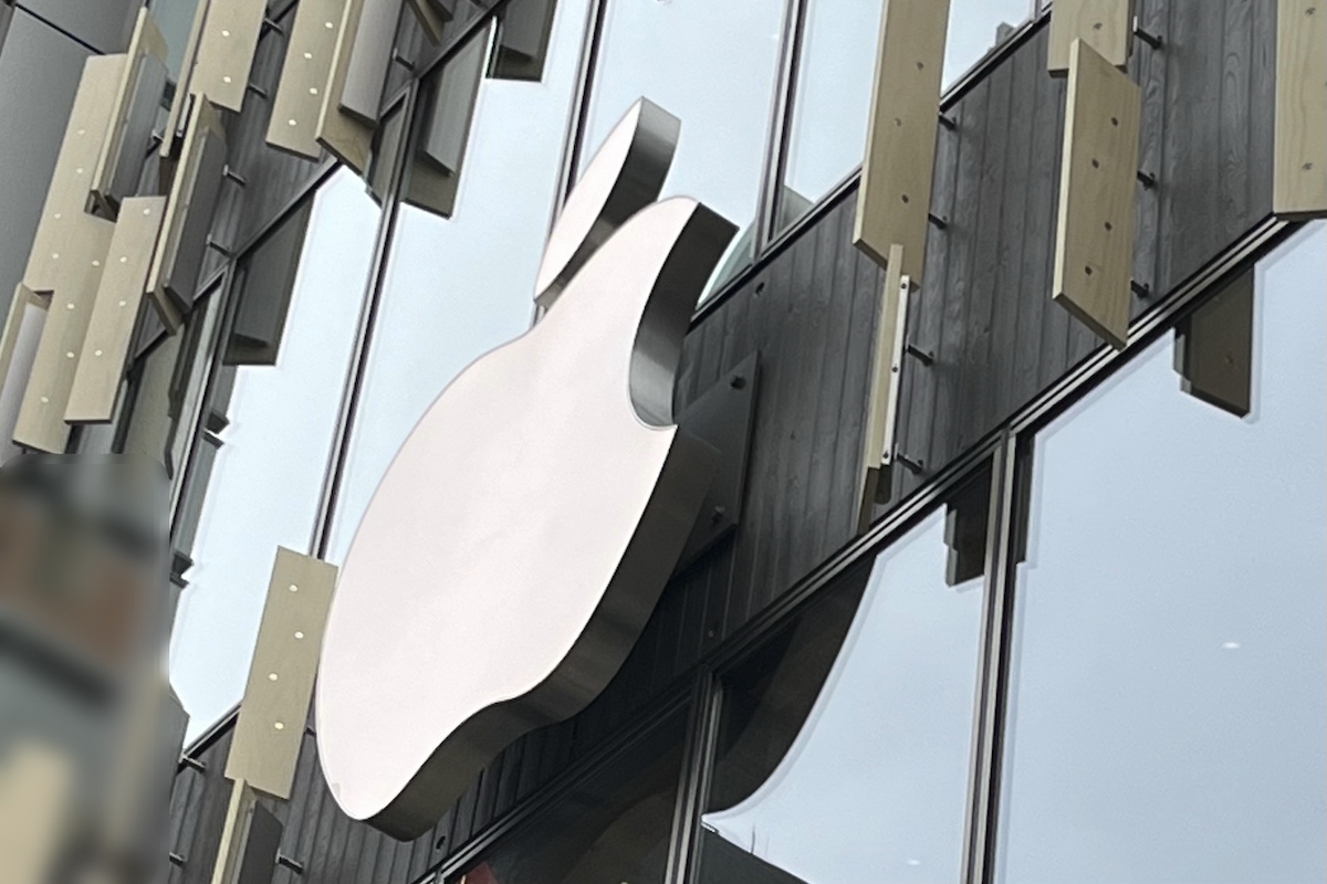 アップル直営店の外観