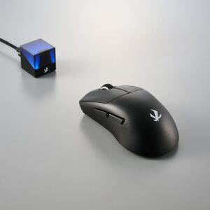 電波干渉に強い！ 送受信8000Hz対応の高性能ワイヤレスゲーミングマウス