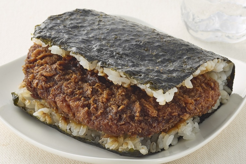 [Starting Today] The 'More for Less' Festival Returns for Round 2! Katsu-Packed Onigiri, Yakisoba with 50% More Noodles – It's Seriously Super-Sized!