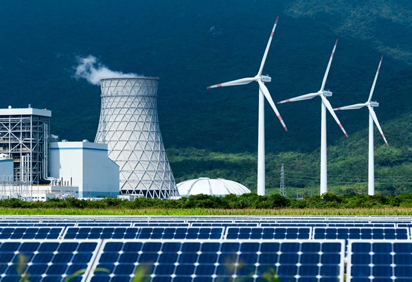電力も原料も分散する。エネルギー転換で日本の産業はどう変わるか