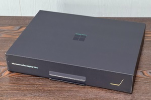 メモリー128GB版「Surface Laptop Ultra」開封の儀、マグネット式の特殊なUSB Type-Cはどうなっているのか？