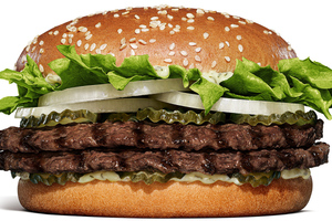 ヤバッ、ピクルス11枚！ バガキンの「あのバーガー」が今年はパンで復活