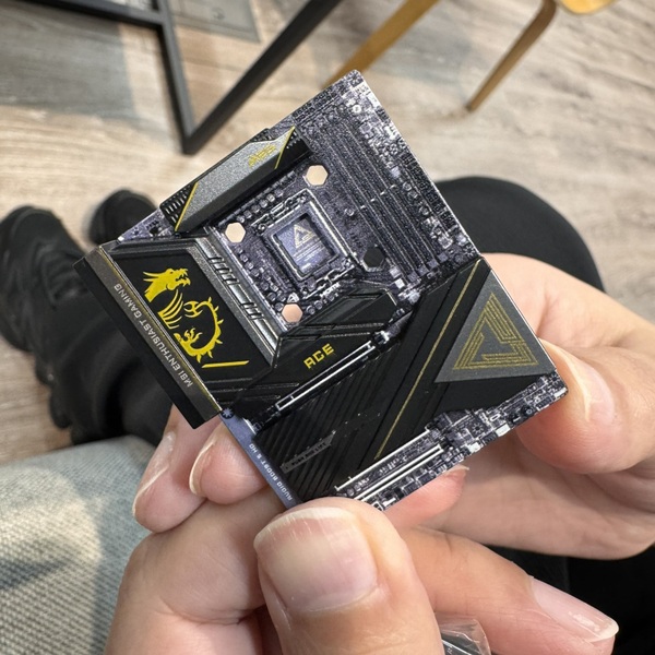 メーカー監修 手のひらPCパーツ