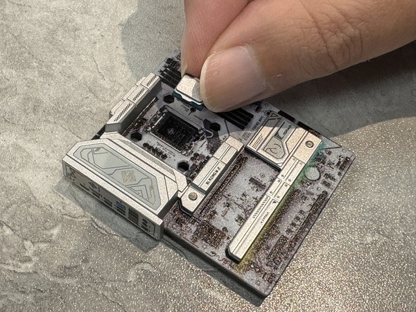 メーカー監修 手のひらPCパーツ