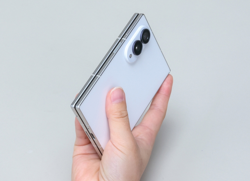 折りたたみスマホ