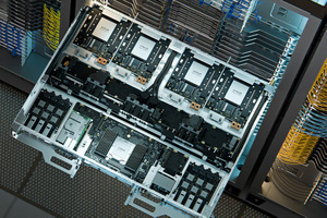 NVLink追撃の現実解「UALoE」　AMD Instinct MI400が挑む次世代ラック実装とBlackwell対抗