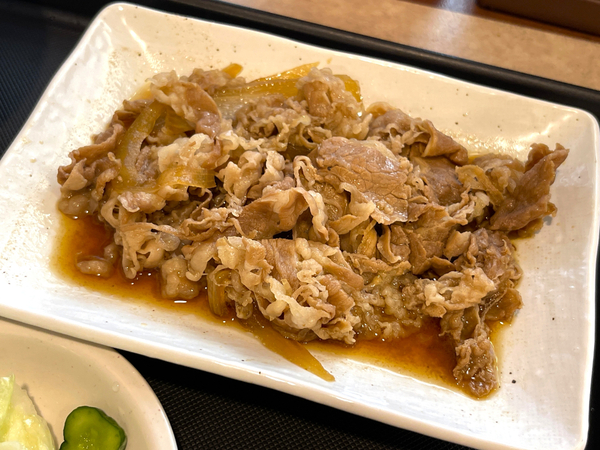 松屋で790円の「牛皿定食」がレギュラー化！ あえて選ぶメリットとは？