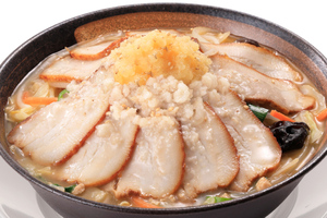 メガ、ギガ、テラ！ 幸楽苑の“爆盛りたんめん”がやばげ！ 麺2玉にチャーシュー10枚